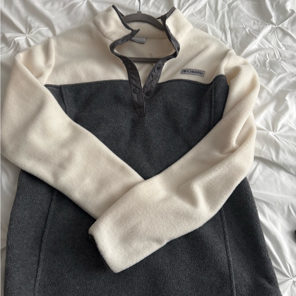 Columbia Women's Two-Tone Cowl Neck Sweater - Cream and Gray